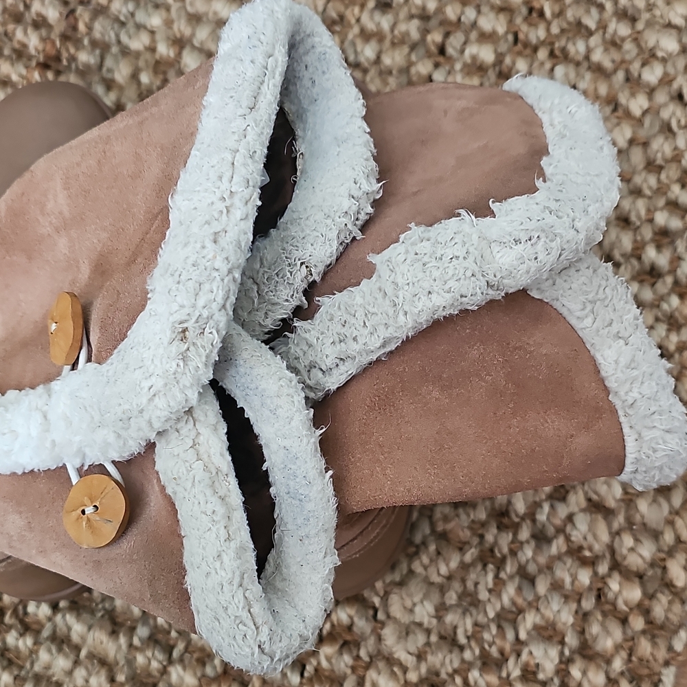 Crocs Tan Shearling-Lined Booties - image 4